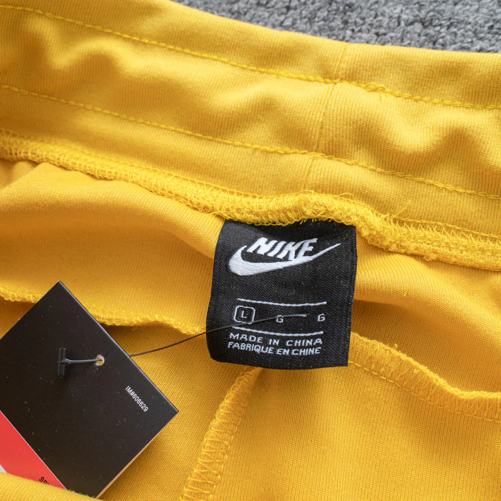 Conjunto NK Tech Fleece Amarelo