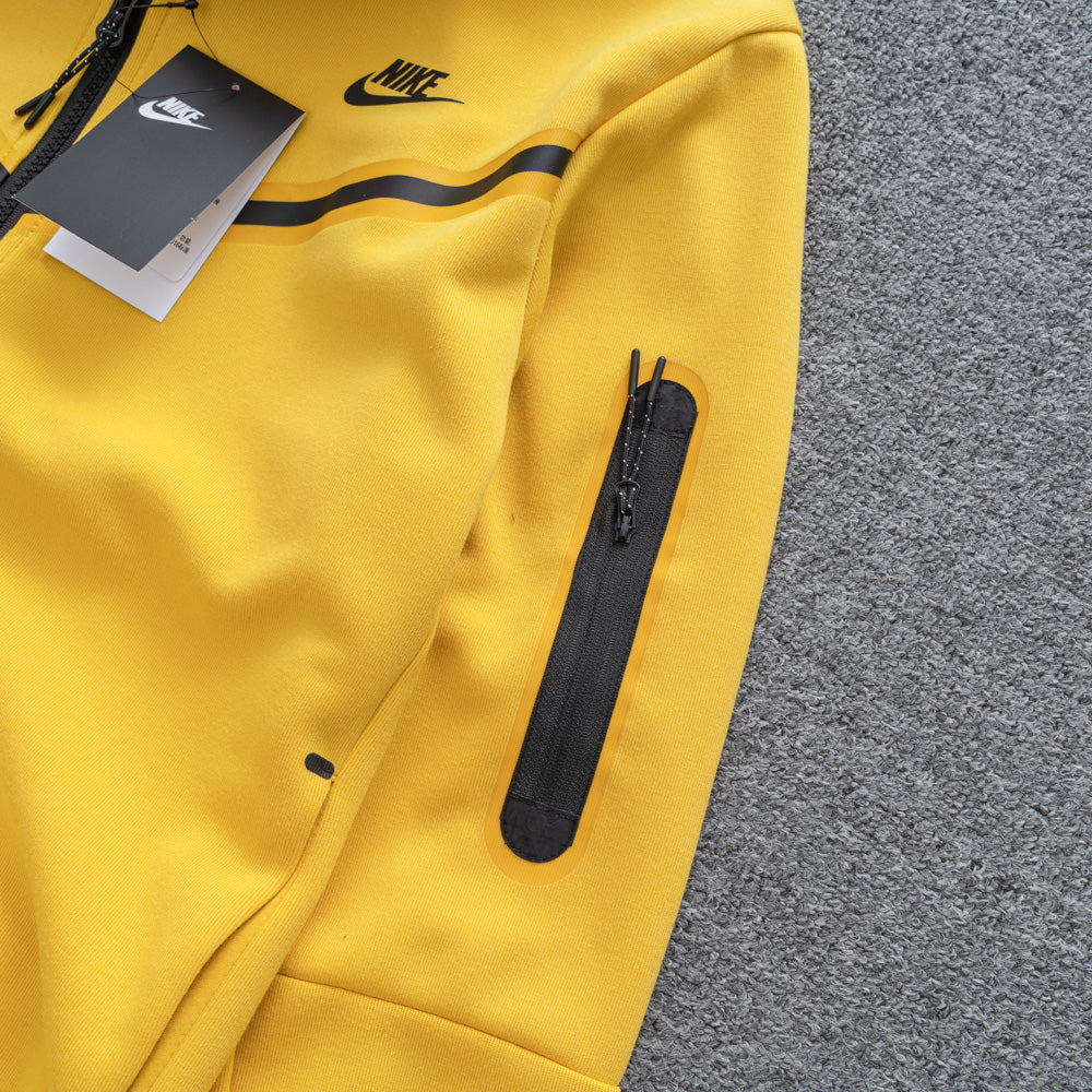 Conjunto NK Tech Fleece Amarelo