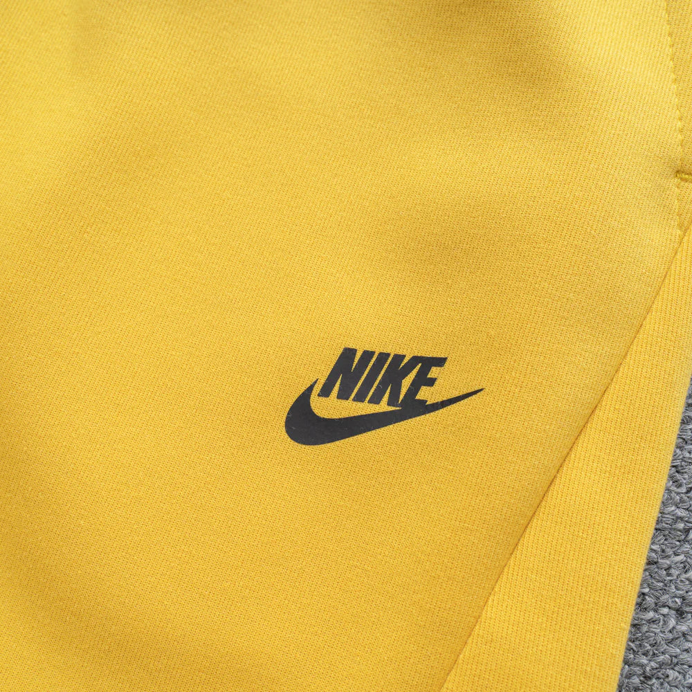 Conjunto NK Tech Fleece Amarelo