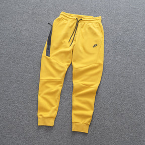 Conjunto NK Tech Fleece Amarelo