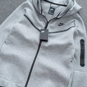 Jaqueta NK Tech Fleece Cinza