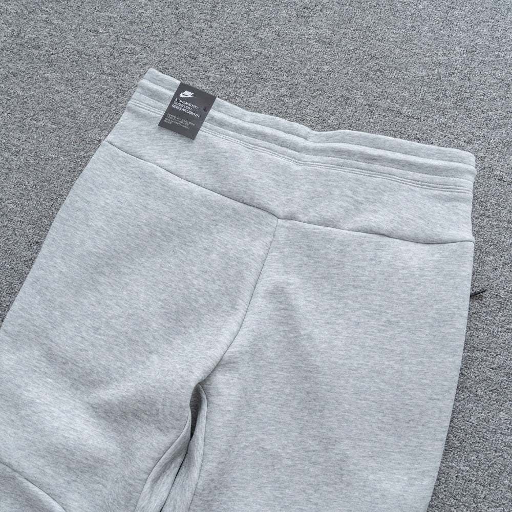 Jaqueta NK Tech Fleece Cinza