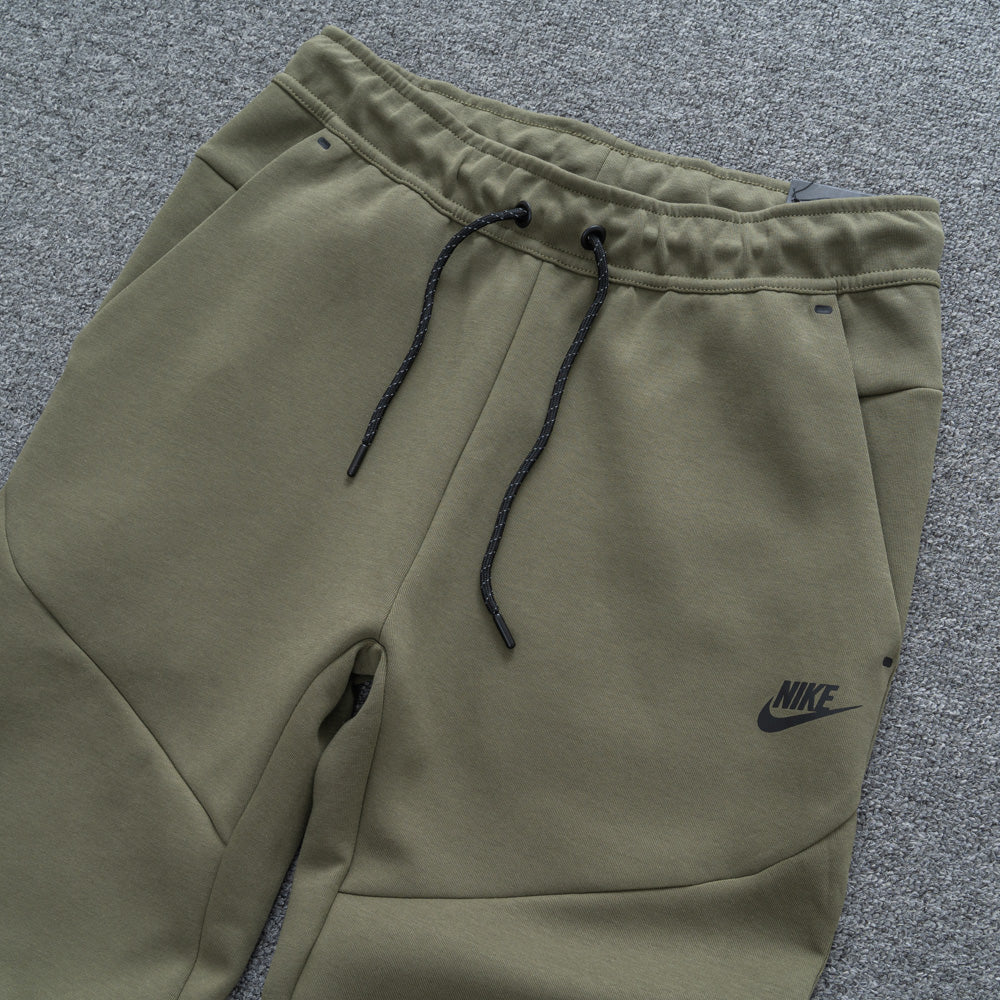 Calça NK Tech Fleece