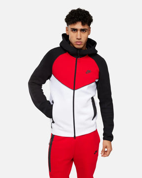 Conjunto NK Tech Fleece