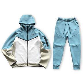 Conjunto NK Sportswear Tech Fleece